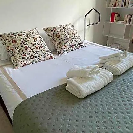 2 Pieces, Chic & Cosy Paris